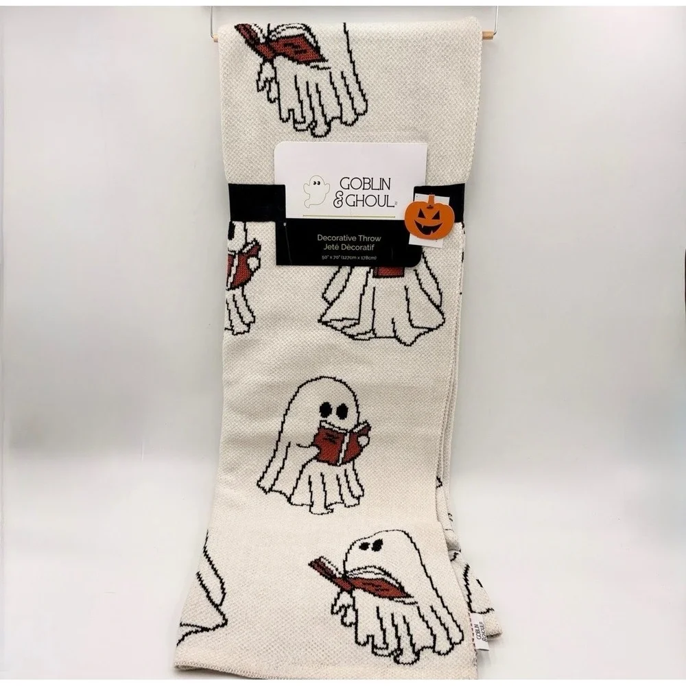 Goblin & Ghoul Reading Ghosts Halloween Throw Blanket and Pillow Set Cream